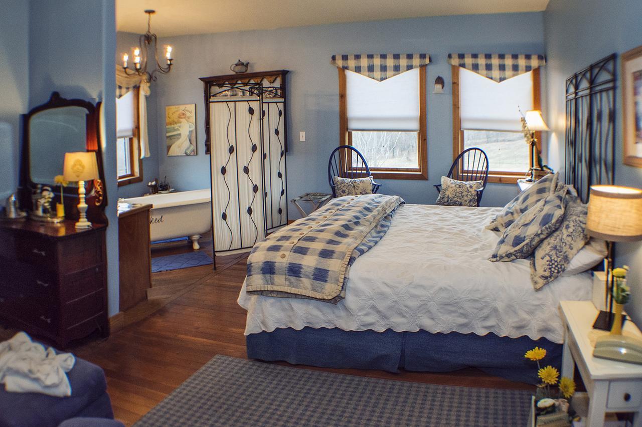 Circle S Ranch Bed & Breakfast Lawrence Exterior photo